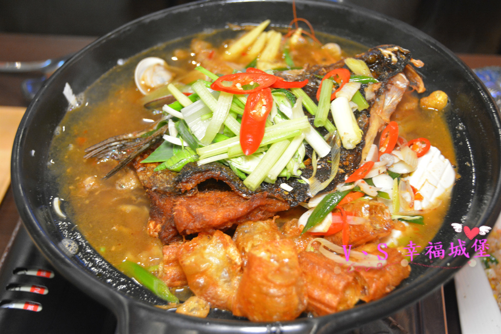 【台北美食】伙房台日私藏料理 ~ 結合川菜、燒烤、日式、鍋物、私房創意料理，一次滿足你多種享受，滿800就可用一元選一道菜喔!快約好友、姐妹淘來一趟美食之旅吧