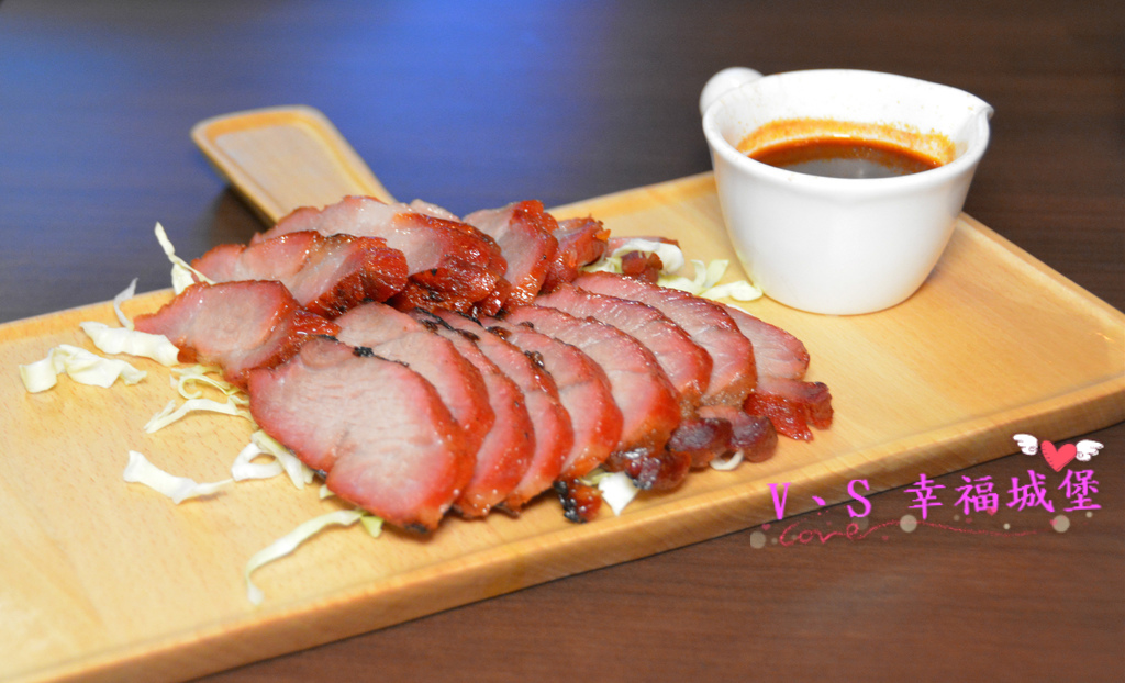 【台北美食】伙房台日私藏料理 ~ 結合川菜、燒烤、日式、鍋物、私房創意料理，一次滿足你多種享受，滿800就可用一元選一道菜喔!快約好友、姐妹淘來一趟美食之旅吧