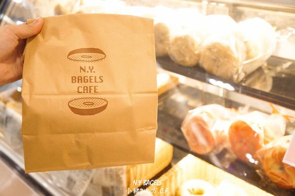 N.Y BAGELS  紐約貝果(高雄情人節快閃活動)：『N.Y BAGELS 紐約貝果』 高雄情人節快閃活動 彩虹貝果＆粉紅貝果 女孩都要尖叫了！
