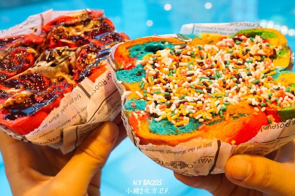 N.Y BAGELS  紐約貝果(高雄情人節快閃活動)：『N.Y BAGELS 紐約貝果』 高雄情人節快閃活動 彩虹貝果＆粉紅貝果 女孩都要尖叫了！