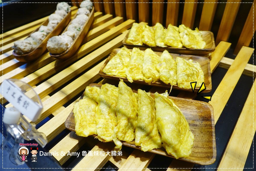 20170318《新竹關新路餐廳推薦》美侯王石頭麻辣火鍋。原味石頭鍋。大滿足大肉盤。現煎手工蛋餃。仙境牛肉︱菜單價位。營業時間~平價好吃美食（貪吃影片） (50).jpg