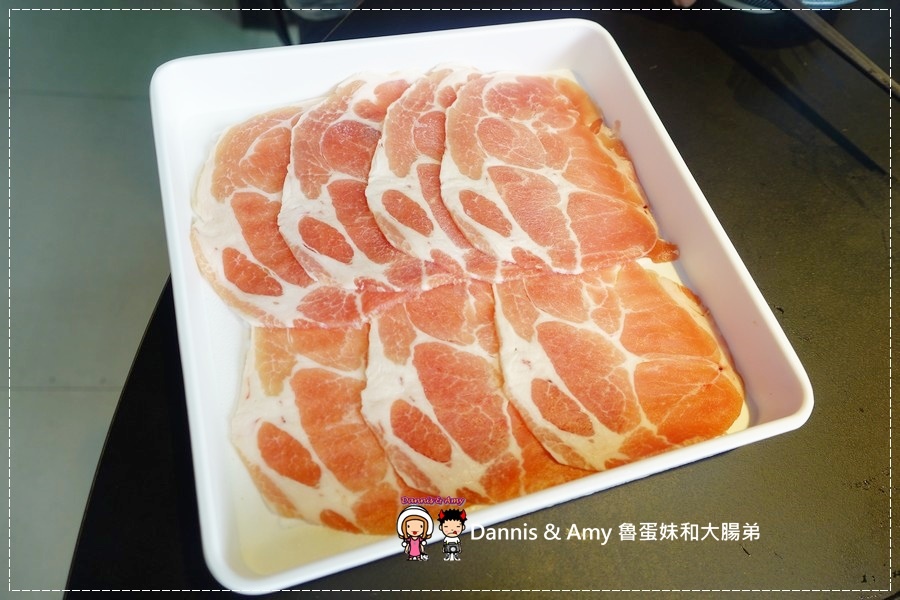 20170318《新竹關新路餐廳推薦》美侯王石頭麻辣火鍋。原味石頭鍋。大滿足大肉盤。現煎手工蛋餃。仙境牛肉︱菜單價位。營業時間~平價好吃美食（貪吃影片） (34).jpg