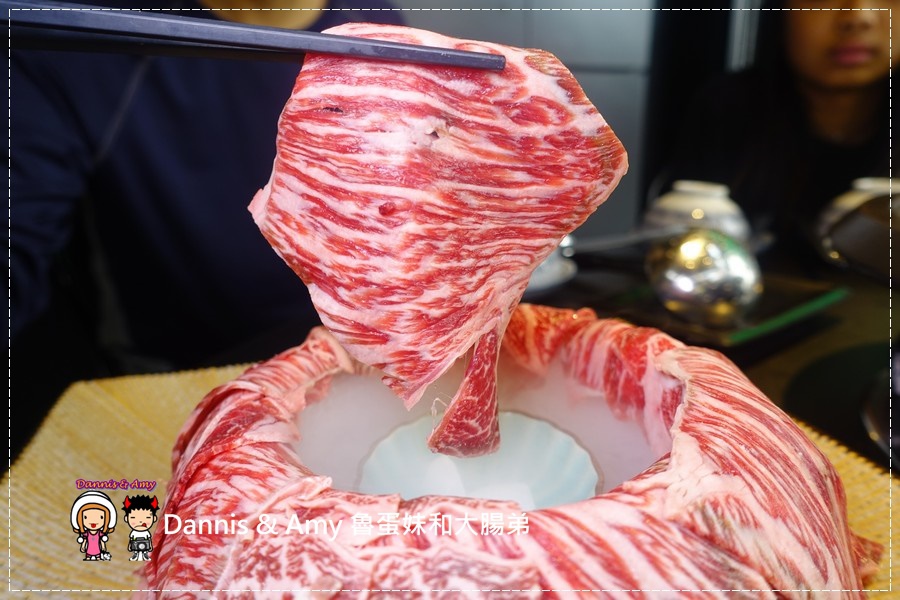 20170318《新竹關新路餐廳推薦》美侯王石頭麻辣火鍋。原味石頭鍋。大滿足大肉盤。現煎手工蛋餃。仙境牛肉︱菜單價位。營業時間~平價好吃美食（貪吃影片） (26).jpg