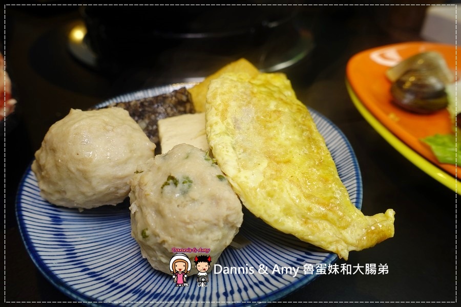 20170318《新竹關新路餐廳推薦》美侯王石頭麻辣火鍋。原味石頭鍋。大滿足大肉盤。現煎手工蛋餃。仙境牛肉︱菜單價位。營業時間~平價好吃美食（貪吃影片） (13).jpg