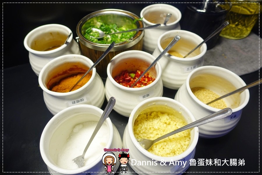 20170318《新竹關新路餐廳推薦》美侯王石頭麻辣火鍋。原味石頭鍋。大滿足大肉盤。現煎手工蛋餃。仙境牛肉︱菜單價位。營業時間~平價好吃美食（貪吃影片） (45).jpg