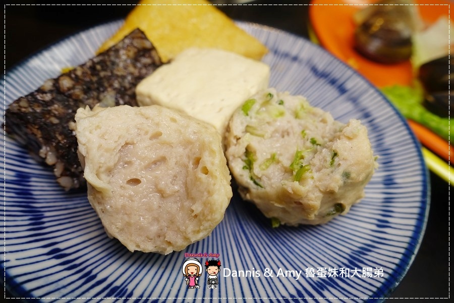 20170318《新竹關新路餐廳推薦》美侯王石頭麻辣火鍋。原味石頭鍋。大滿足大肉盤。現煎手工蛋餃。仙境牛肉︱菜單價位。營業時間~平價好吃美食（貪吃影片） (12).jpg