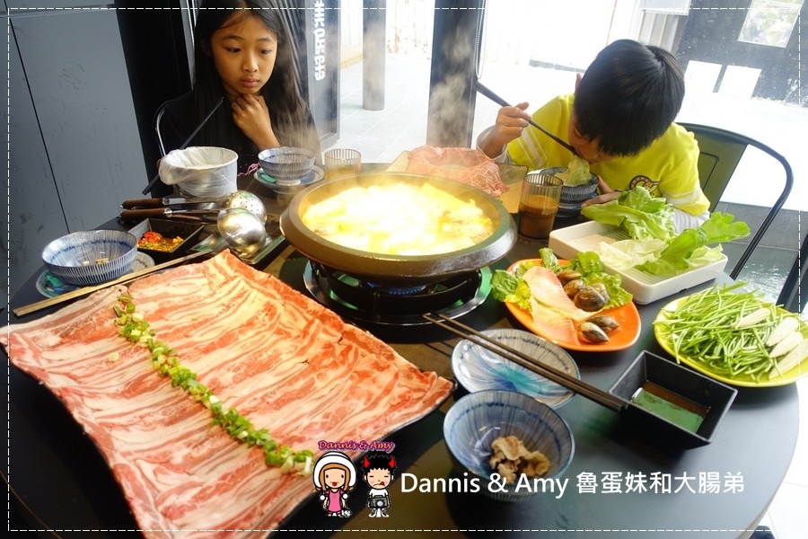 20170318《新竹關新路餐廳推薦》美侯王石頭麻辣火鍋。原味石頭鍋。大滿足大肉盤。現煎手工蛋餃。仙境牛肉︱菜單價位。營業時間~平價好吃美食（貪吃影片） (19).jpg