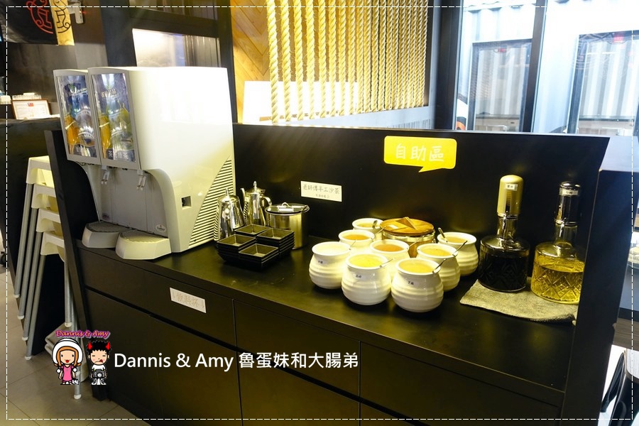 20170318《新竹關新路餐廳推薦》美侯王石頭麻辣火鍋。原味石頭鍋。大滿足大肉盤。現煎手工蛋餃。仙境牛肉︱菜單價位。營業時間~平價好吃美食（貪吃影片） (46).jpg