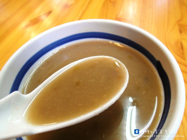 三圓古早味綠豆湯(黎明店):〖台中│美食〗三圓古早味綠豆湯 ❤ 古早味甜湯,堅持每天新鮮現煮,不放隔夜賣!!綠豆湯消暑退火,紅豆湯養顏美容,薏仁湯美白滋潤!!