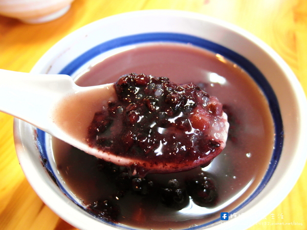 三圓古早味綠豆湯(黎明店):〖台中│美食〗三圓古早味綠豆湯 ❤ 古早味甜湯,堅持每天新鮮現煮,不放隔夜賣!!綠豆湯消暑退火,紅豆湯養顏美容,薏仁湯美白滋潤!!