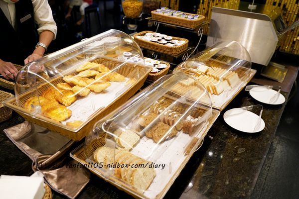 【台中住宿推薦】水雲端旗艦概念旅館 #兒童遊戲室 #switch免費玩 #免費早餐宵夜無限供應 (44).JPG