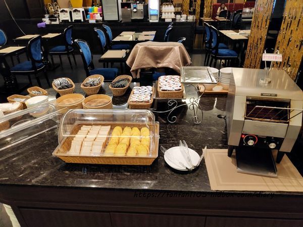 【台中住宿】水雲端旗艦概念旅館 #水雲端 #兒童遊戲區 #早餐宵夜吃到飽 #台中親子住宿 (5).jpg