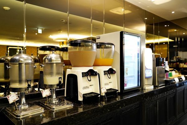 【台中住宿推薦】水雲端旗艦概念旅館 #兒童遊戲室 #switch免費玩 #免費早餐宵夜無限供應 (43).JPG