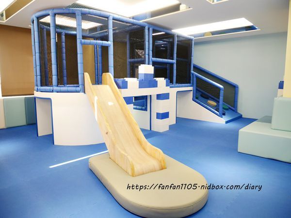 【台中住宿】水雲端旗艦概念旅館 #水雲端 #兒童遊戲區 #早餐宵夜吃到飽 #台中親子住宿 (25).JPG