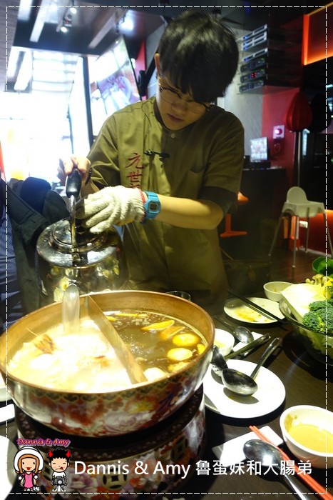20170216《竹北火鍋餐廳》元世祖精緻鍋物。鴛鴦鍋底-自製酸菜白肉鍋x麻辣鍋︱不只有涮羊肉還有私房菜料理(影片) (23).jpg