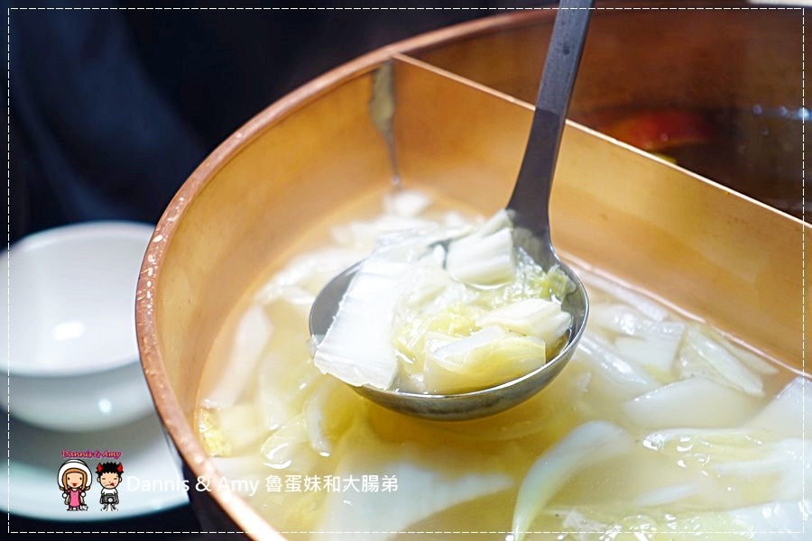 20170216《竹北火鍋餐廳》元世祖精緻鍋物。鴛鴦鍋底-自製酸菜白肉鍋x麻辣鍋︱不只有涮羊肉還有私房菜料理(影片) (45).jpg