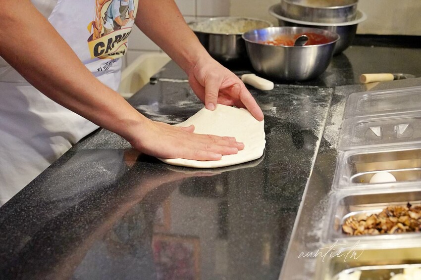 【台北】萬華｜CURA PIZZA，龍眼木窯烤手工披薩，道地拿坡里口味，美食在台北逗陣呷艋舺