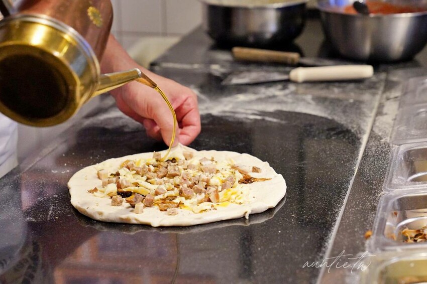 【台北】萬華｜CURA PIZZA，龍眼木窯烤手工披薩，道地拿坡里口味，美食在台北逗陣呷艋舺