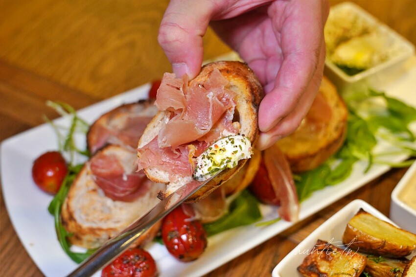 【台北】萬華｜CURA PIZZA，龍眼木窯烤手工披薩，道地拿坡里口味，美食在台北逗陣呷艋舺