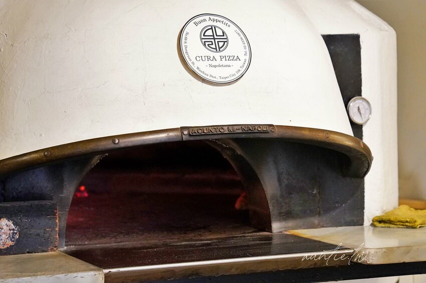 【台北】萬華｜CURA PIZZA，龍眼木窯烤手工披薩，道地拿坡里口味，美食在台北逗陣呷艋舺
