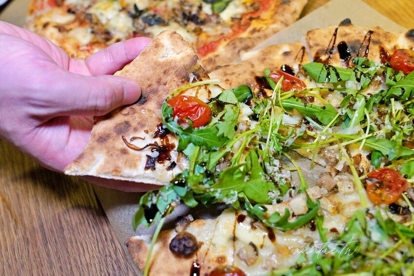 【台北】萬華｜CURA PIZZA，龍眼木窯烤手工披薩，道地拿坡里口味，美食在台北逗陣呷艋舺
