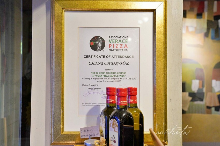 【台北】萬華｜CURA PIZZA，龍眼木窯烤手工披薩，道地拿坡里口味，美食在台北逗陣呷艋舺