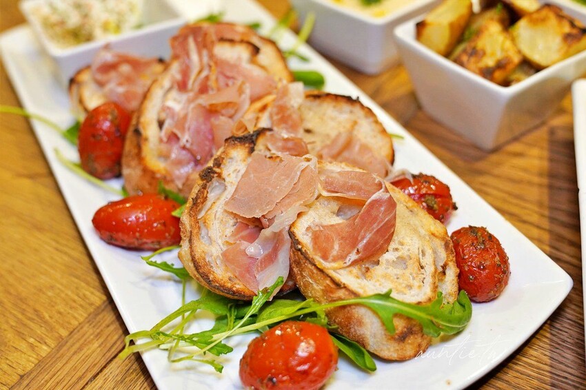 【台北】萬華｜CURA PIZZA，龍眼木窯烤手工披薩，道地拿坡里口味，美食在台北逗陣呷艋舺