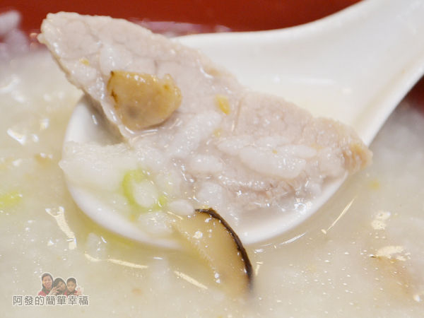大榮肉粥23-香菇肉粥特寫