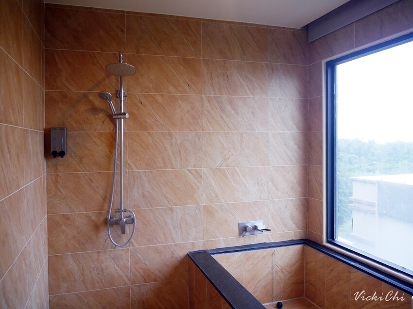 /tmp/phpEBYO7G /tmp/phpEBYO7G