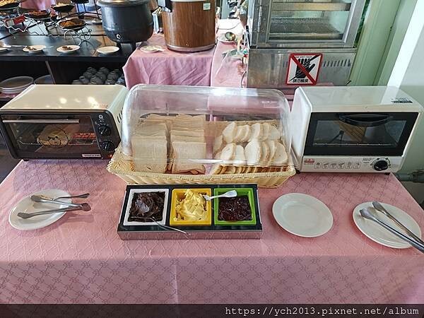 花蓮新城住宿推薦／星晟棧渡假飯店，步行三分鐘可到新城火車站的
