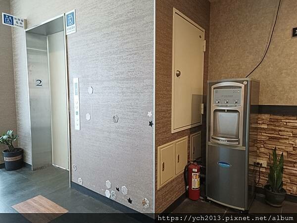 花蓮新城住宿推薦／星晟棧渡假飯店，步行三分鐘可到新城火車站的