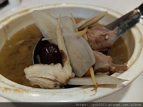 花蓮新城住宿推薦／星晟棧渡假飯店，步行三分鐘可到新城火車站的