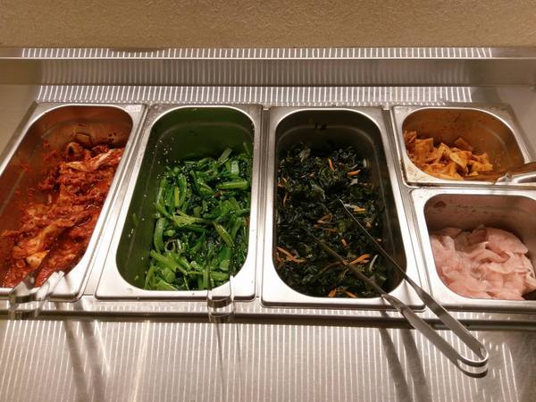 北村豆腐家 豆腐煲.鐵拌飯.韓料理:北村豆腐家-中友百貨地下美食街韓式料理 豆腐煲選擇多 小菜免費吃到飽 餐後還有超美味冰淇淋等著我