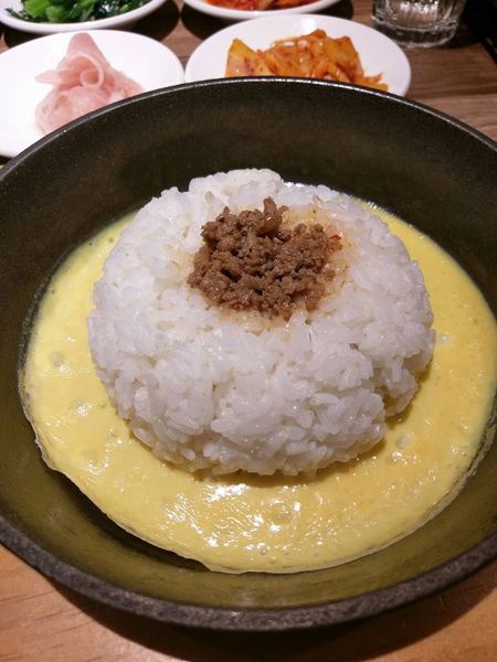 北村豆腐家 豆腐煲.鐵拌飯.韓料理:北村豆腐家-中友百貨地下美食街韓式料理 豆腐煲選擇多 小菜免費吃到飽 餐後還有超美味冰淇淋等著我