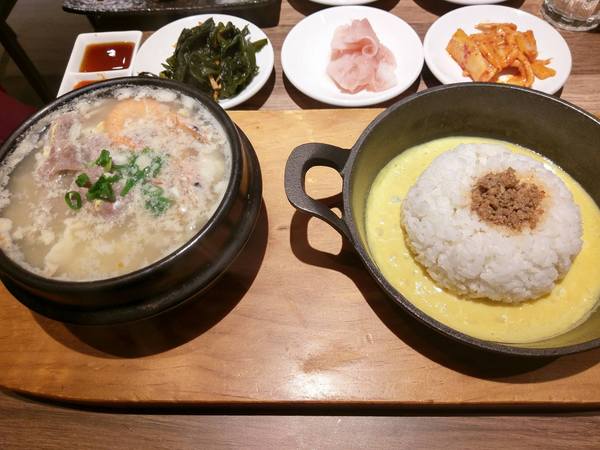 北村豆腐家 豆腐煲.鐵拌飯.韓料理:北村豆腐家-中友百貨地下美食街韓式料理 豆腐煲選擇多 小菜免費吃到飽 餐後還有超美味冰淇淋等著我