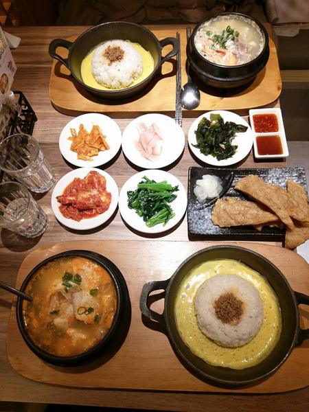 北村豆腐家 豆腐煲.鐵拌飯.韓料理:北村豆腐家-中友百貨地下美食街韓式料理 豆腐煲選擇多 小菜免費吃到飽 餐後還有超美味冰淇淋等著我