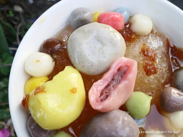 蘇媽媽湯圓(台中店):台中美食│蘇媽媽湯圓-台中店〃台中湯圓推薦,冬至必備!超繽紛彩色湯圓,近草悟道~