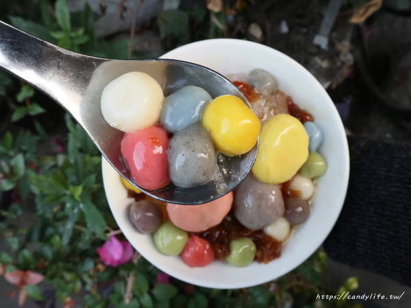 蘇媽媽湯圓(台中店):台中美食│蘇媽媽湯圓-台中店〃台中湯圓推薦,冬至必備!超繽紛彩色湯圓,近草悟道~