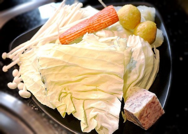 瓦崎燒烤火鍋(西門店):【台北美食】西門町燒肉吃到飽 <瓦崎燒烤火鍋(西門店)>.天使紅蝦 / 頂級Prime無骨牛小排 / 生蠔 無限吃到飽.台灣生啤 無限暢飲