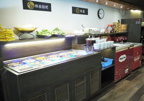 瓦崎燒烤火鍋(西門店):【台北美食】西門町燒肉吃到飽 <瓦崎燒烤火鍋(西門店)>.天使紅蝦 / 頂級Prime無骨牛小排 / 生蠔 無限吃到飽.台灣生啤 無限暢飲