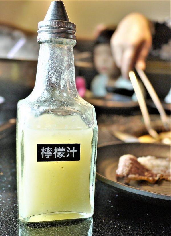 瓦崎燒烤火鍋(西門店):【台北美食】西門町燒肉吃到飽 <瓦崎燒烤火鍋(西門店)>.天使紅蝦 / 頂級Prime無骨牛小排 / 生蠔 無限吃到飽.台灣生啤 無限暢飲