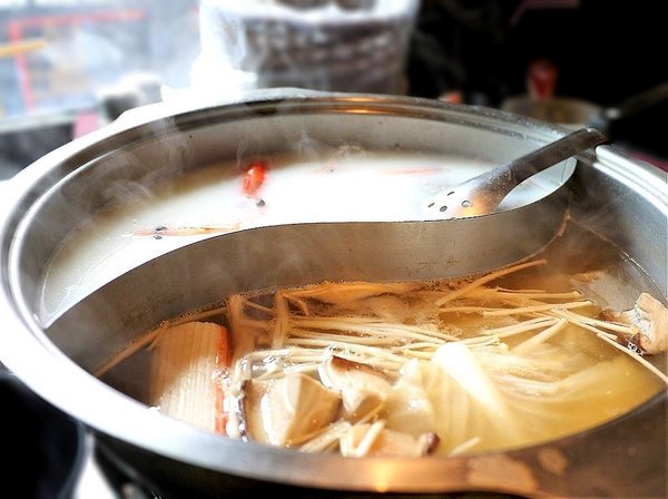 瓦崎燒烤火鍋(西門店):【台北美食】西門町燒肉吃到飽 <瓦崎燒烤火鍋(西門店)>.天使紅蝦 / 頂級Prime無骨牛小排 / 生蠔 無限吃到飽.台灣生啤 無限暢飲