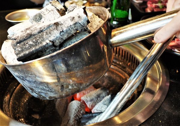 瓦崎燒烤火鍋(西門店):【台北美食】西門町燒肉吃到飽 <瓦崎燒烤火鍋(西門店)>.天使紅蝦 / 頂級Prime無骨牛小排 / 生蠔 無限吃到飽.台灣生啤 無限暢飲