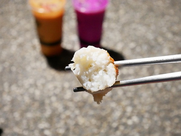 招財貓御佃煮：招財貓御佃煮-高雄三民區宵夜  小小貨卡上乘載著各種美味日式食材  許多台灣沒看過的關東煮   想吃先看臉書追蹤出沒地點