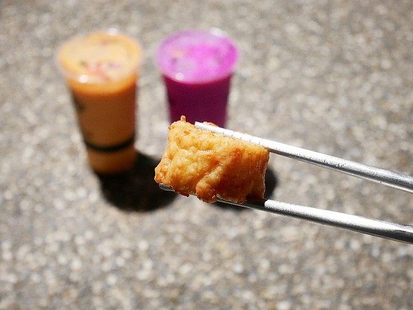 招財貓御佃煮：招財貓御佃煮-高雄三民區宵夜  小小貨卡上乘載著各種美味日式食材  許多台灣沒看過的關東煮   想吃先看臉書追蹤出沒地點