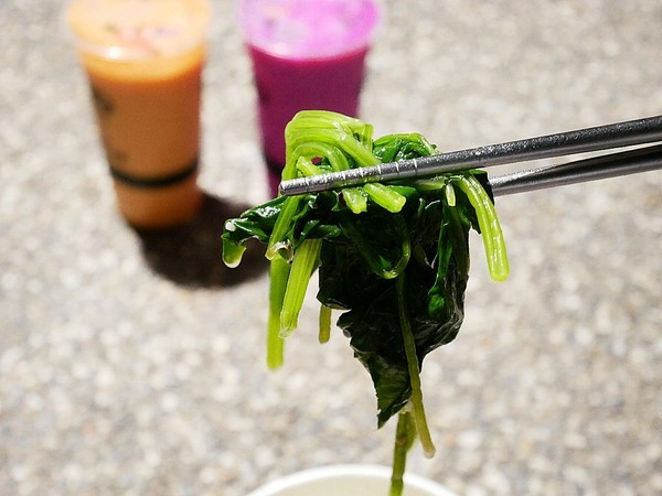 招財貓御佃煮：招財貓御佃煮-高雄三民區宵夜  小小貨卡上乘載著各種美味日式食材  許多台灣沒看過的關東煮   想吃先看臉書追蹤出沒地點