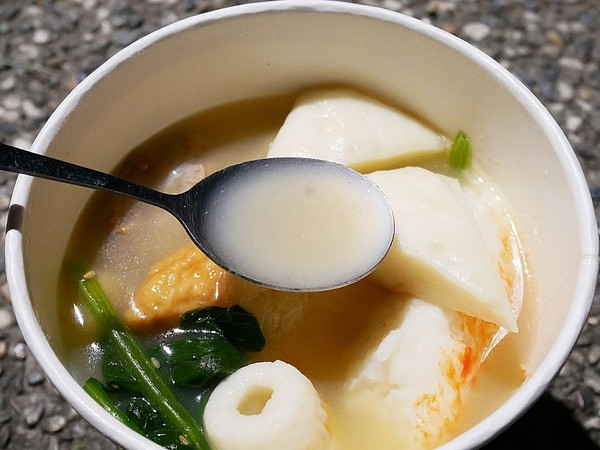 招財貓御佃煮：招財貓御佃煮-高雄三民區宵夜  小小貨卡上乘載著各種美味日式食材  許多台灣沒看過的關東煮   想吃先看臉書追蹤出沒地點