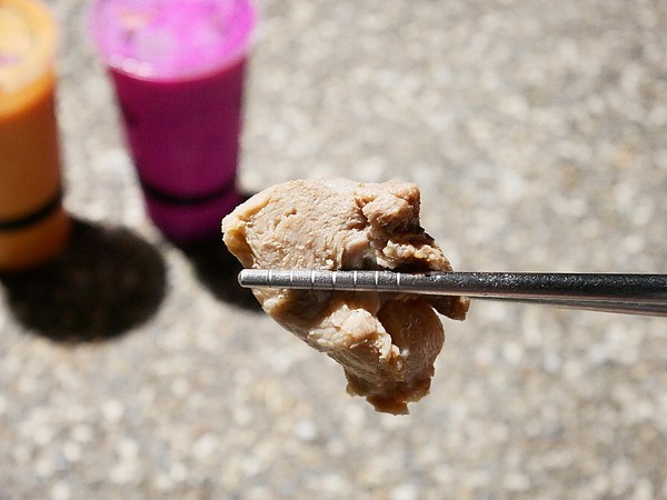 招財貓御佃煮：招財貓御佃煮-高雄三民區宵夜  小小貨卡上乘載著各種美味日式食材  許多台灣沒看過的關東煮   想吃先看臉書追蹤出沒地點