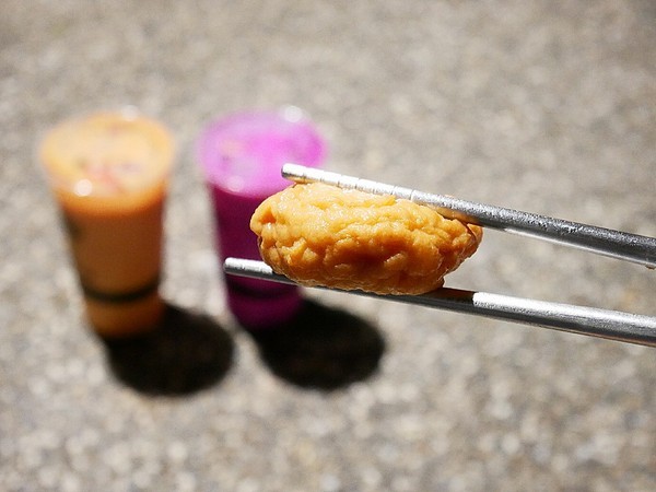 招財貓御佃煮：招財貓御佃煮-高雄三民區宵夜  小小貨卡上乘載著各種美味日式食材  許多台灣沒看過的關東煮   想吃先看臉書追蹤出沒地點