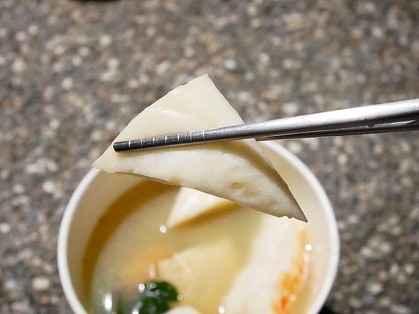 招財貓御佃煮：招財貓御佃煮-高雄三民區宵夜  小小貨卡上乘載著各種美味日式食材  許多台灣沒看過的關東煮   想吃先看臉書追蹤出沒地點